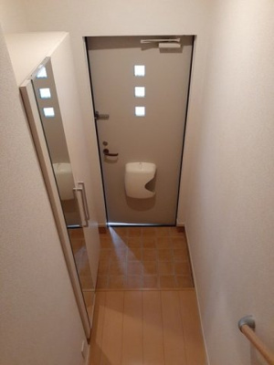 【玄関】 | サニー | 明るい玄関です
