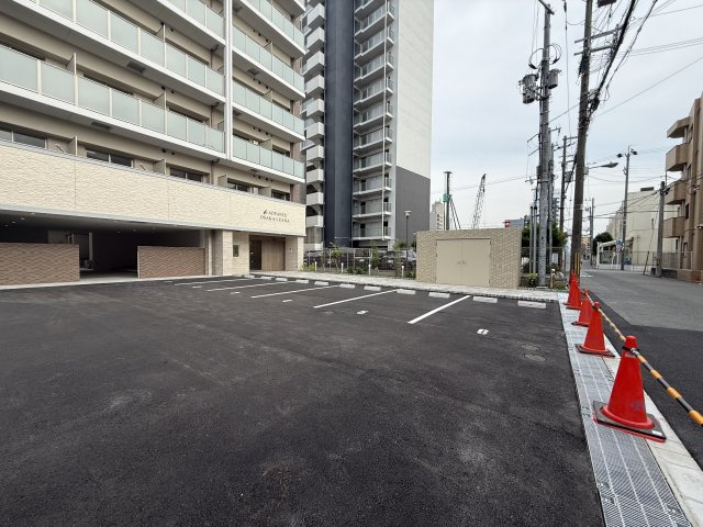 【駐車場】アドバンス大阪ルアナ