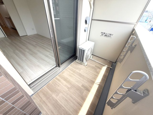 【バルコニー】アドバンス大阪ルアナ
