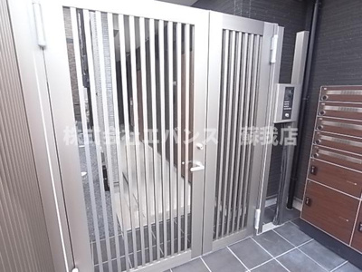 【エントランス】 | シャルコートSOGA | 建物の内部です