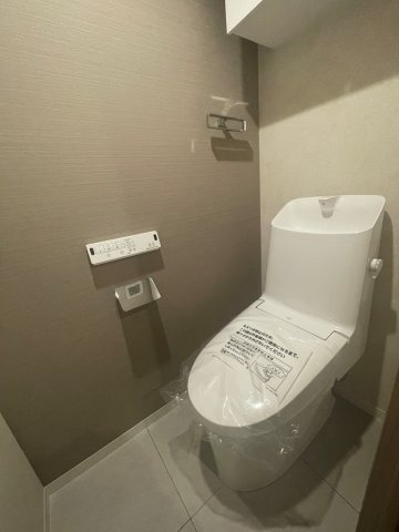 ライオンズマンション本郷のトイレ|落ち着いた色調のトイレです