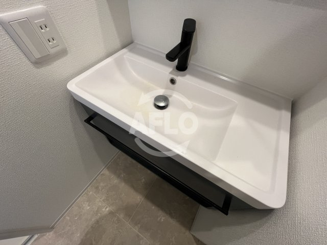 セレニテ十三ミラクの洗面所|セレニテ十三ミラク　洗面所