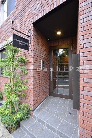 グランレジデンス駒沢大学Sのエントランス