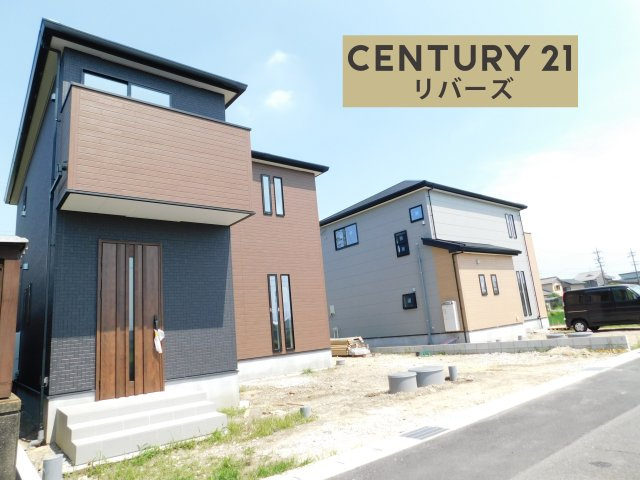 あま市新居屋久渕郷の新築一戸建の前面道路含む現地写真|◇１号棟◇　　いつでもご案内出来ます♪（お問合せ当日、平日、水曜、夜間でもＯＫ）　駐車並列３台ＯＫ！　続き間ＬＤＫ２０．５帖！　２面バルコニー！　大型ファミリークローゼット完備！　スーパー徒歩６分♪