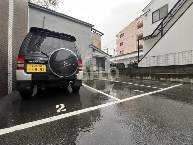 サンメゾン16の駐車場|サンメゾン16　駐車場
