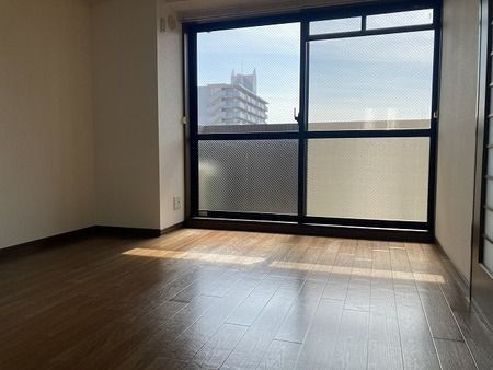 パレーシャル難波の洋室