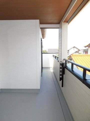 あま市篠田向島の新築一戸建のバルコニー|◇インナーバルコニー◇　　雨や強風、直射日光を避けやすく、洗濯物を安心して干すことができます♪