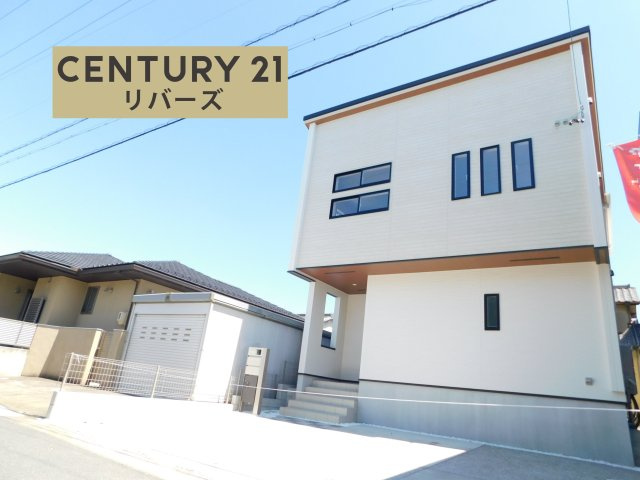 あま市篠田向島の新築一戸建の外観|☆ラスト１棟☆　　いつでも見学できます♪（お問合せ当日、平日、水曜、夜間でもＯＫ）　小学校まで４ｍの安心な住環境！　駐車並列３台ＯＫ！　長期優良住宅・　制震ダンパー搭載！　南に天然芝敷きの庭♪