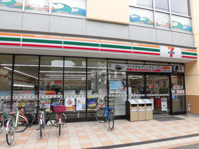 セブンイレブン 南越谷駅北口店まで300ｍ