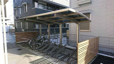 屋根付き駐輪場です。