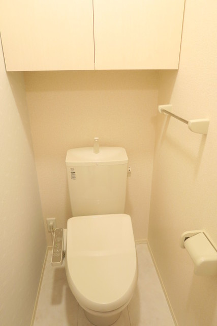 ■棚つきで便利　※別室参考写真