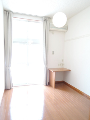 ※カーテンは設備保証ありません（退去時返却要）