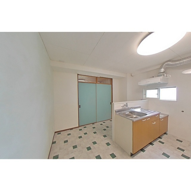 岐阜市本郷町２丁目のアパートのキッチン