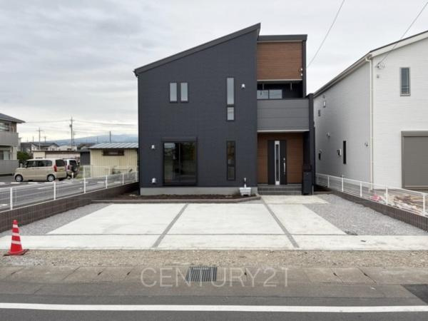 前橋幸塚町第2 1号棟の前面道路含む現地写真