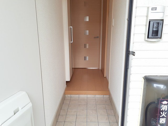 サリチェ八丁道の玄関|収納もある玄関です