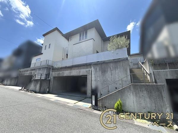 北葛城郡王寺町南元町３丁目　一戸建