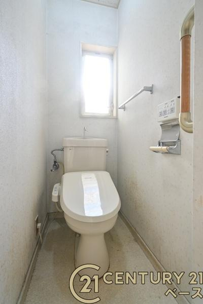 北葛城郡河合町久美ケ丘１丁目　一戸建のトイレ|■現地撮影写真■１・２階ともにお手洗い完備です！