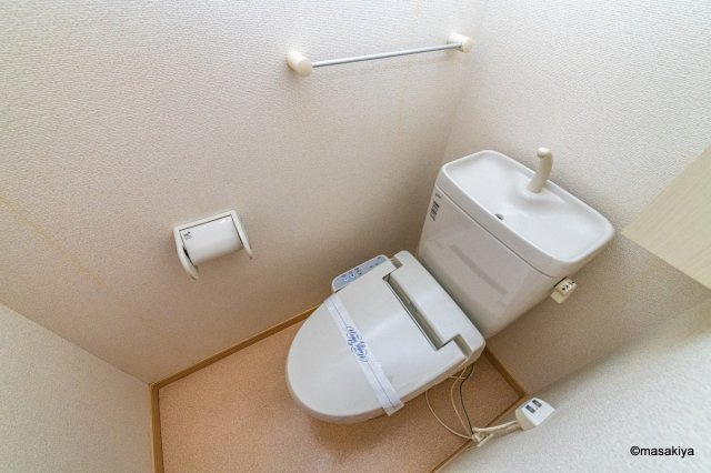 フォルトゥーナ|トイレ　ウォシュレット付き。