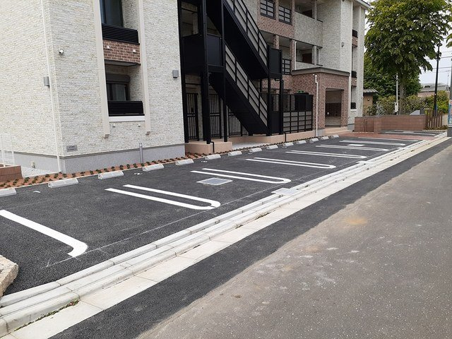ラ　フレーズ　ミニョンの駐車場