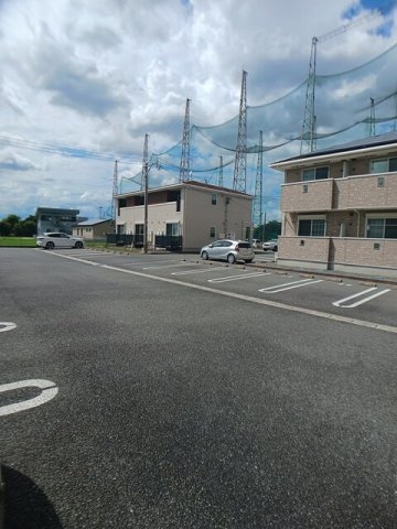 レジデンス・ネオⅢの駐車場
