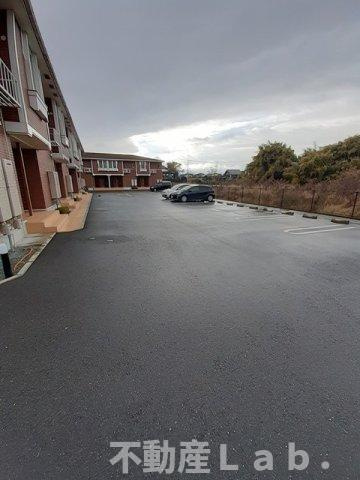 カサブランカⅡの駐車場