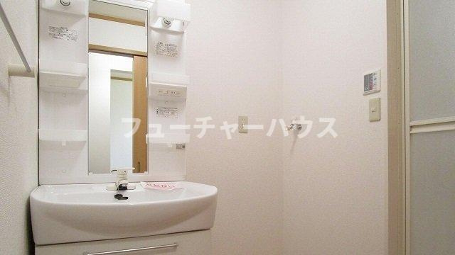 ノーブル　ウエストの洗面所|忙しい朝には欠かせない洗面所です