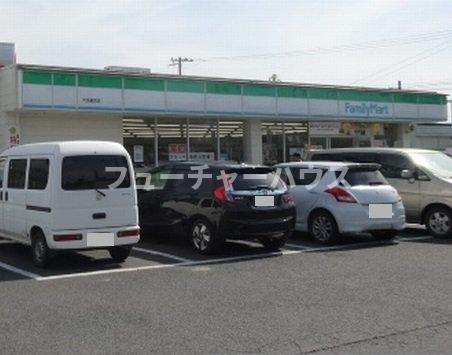 ブル　マーレの周辺|ファミリーマートまで450m