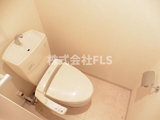 港区三田１丁目の賃貸マンションのトイレ