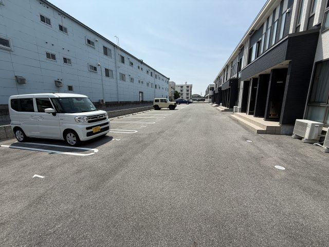 カーザルクスの駐車場