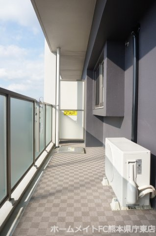 熊本市中央区新屋敷２丁目の賃貸マンションのバルコニー