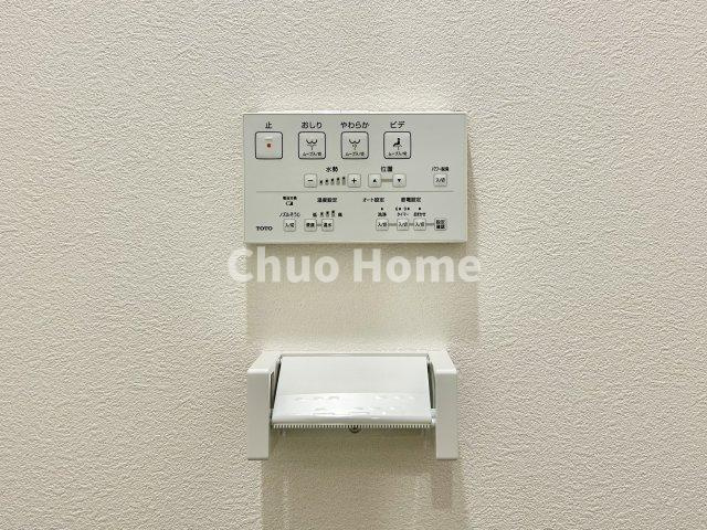 葛飾区青戸5丁目新築分譲住宅のトイレ|【ウォシュレット】清潔に使いたいお手洗いには最適な設備です。もちろんウォームレットも標準装備です。
