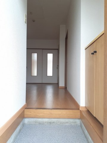 サンライズ芳川の玄関|玄関シューズボックス