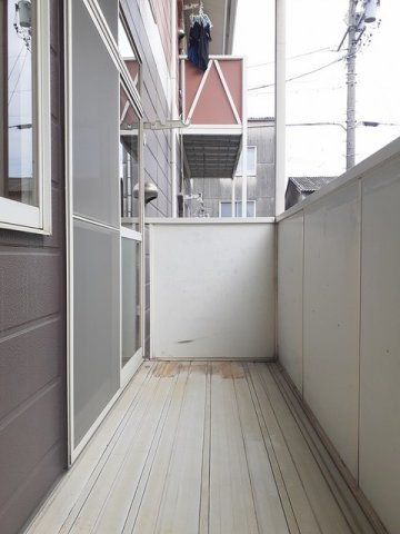 サンライズ芳川のバルコニー