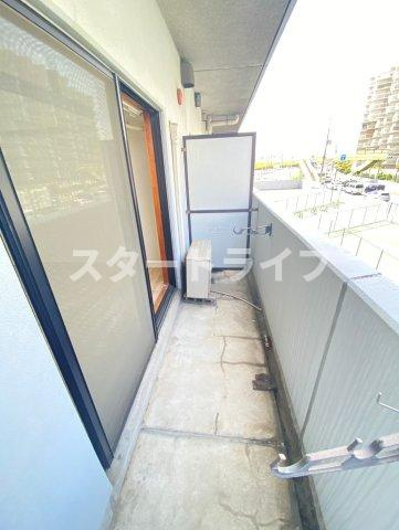 大阪市東淀川区東淡路１丁目の賃貸マンションのバルコニー