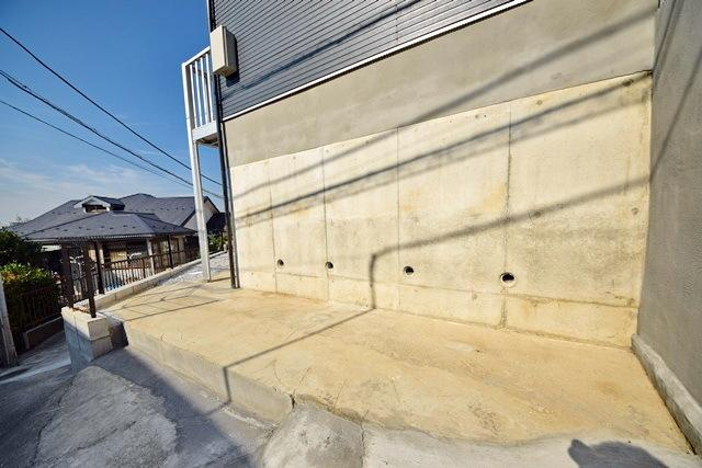 グラッソ戸部の駐車場