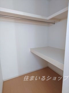 フォレスト　光　Ⅱの収納|ウォークインクローゼット