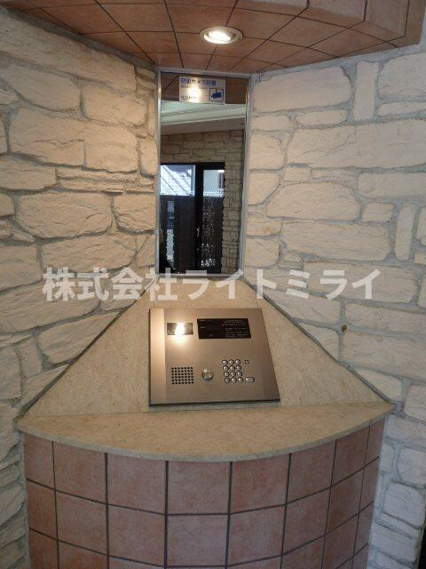 フェニックス新宿若松町のエントランス| 