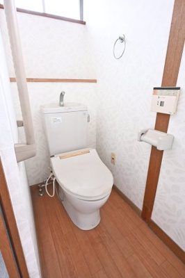 【トイレ】 | 太田市宝町　中古戸建 | ２階にもトイレ付で家族で分けて使えます♪