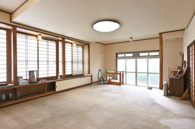 【洋室】 | 太田市宝町　中古戸建 | 出窓でいつでも明るく気持ちの良い空間です♪