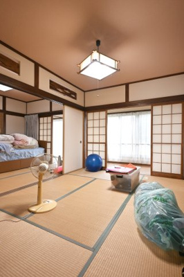 【和室】 | 太田市宝町　中古戸建 | 各居室６帖以上あり広々としたスペースを確保しています。