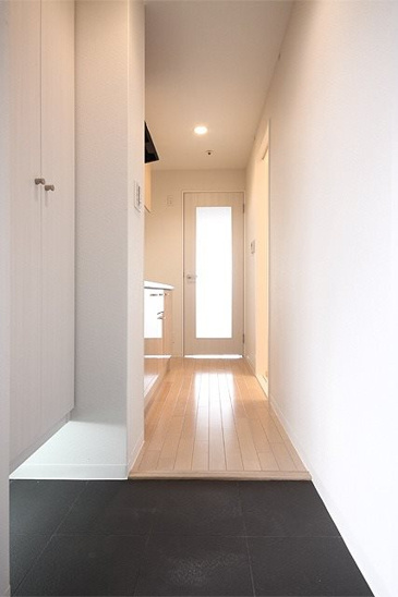 【居間・リビング】オリエンタル江坂 