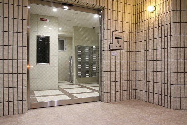 【エントランス】オリエンタル江坂 