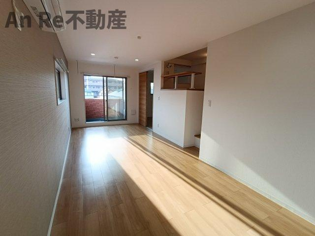 川口市戸塚４丁目の賃貸マンションの居間・リビング|別部屋イメージ写真