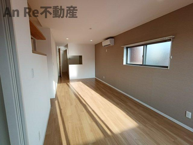 川口市戸塚４丁目の賃貸マンションの居間・リビング