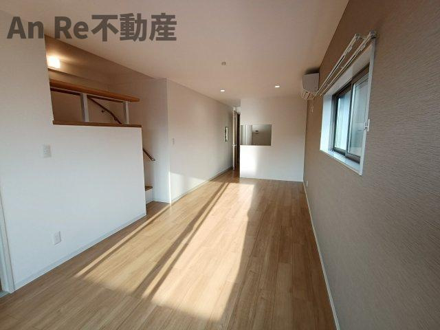 川口市戸塚４丁目の賃貸マンションの居間・リビング