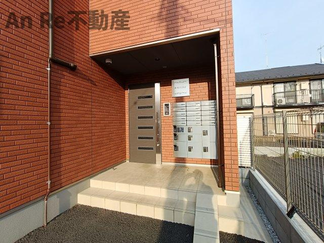 川口市戸塚４丁目の賃貸マンションのエントランス