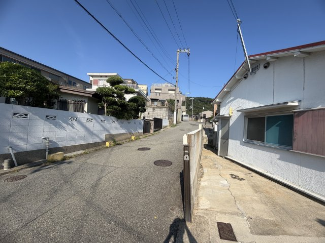 垂水区塩屋台2丁目戸建の前面道路含む現地写真