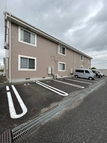 エテルネル生水Ⅱの駐車場