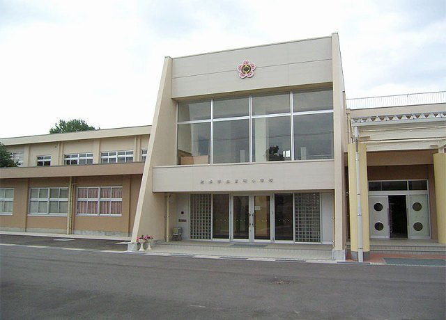 ララコート足洗の駐車場|東明小学校まで1600m