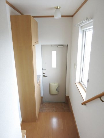 ヴィラ　セレーナＢの玄関